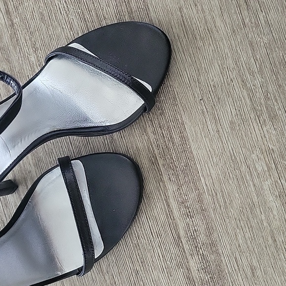 STUART WEITZMAN Nudistsong Black Lesther  Sandal - Picture 9 of 10